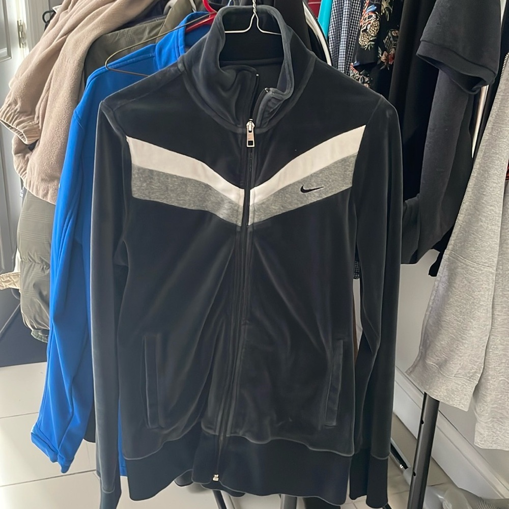 Nike Athletic DEPT Full Zip Long sleeve Black sweater in size L
